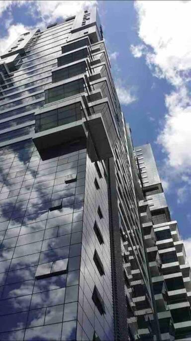 Апартаменты Flexi Check In 10Min To Klcc Next To Hospital Gleneagle Куала-Лумпур Экстерьер фото